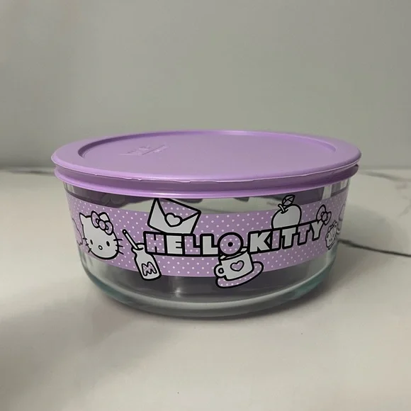 NEW Large Hello Kitty Pyrex Container - Picture 1 of 4